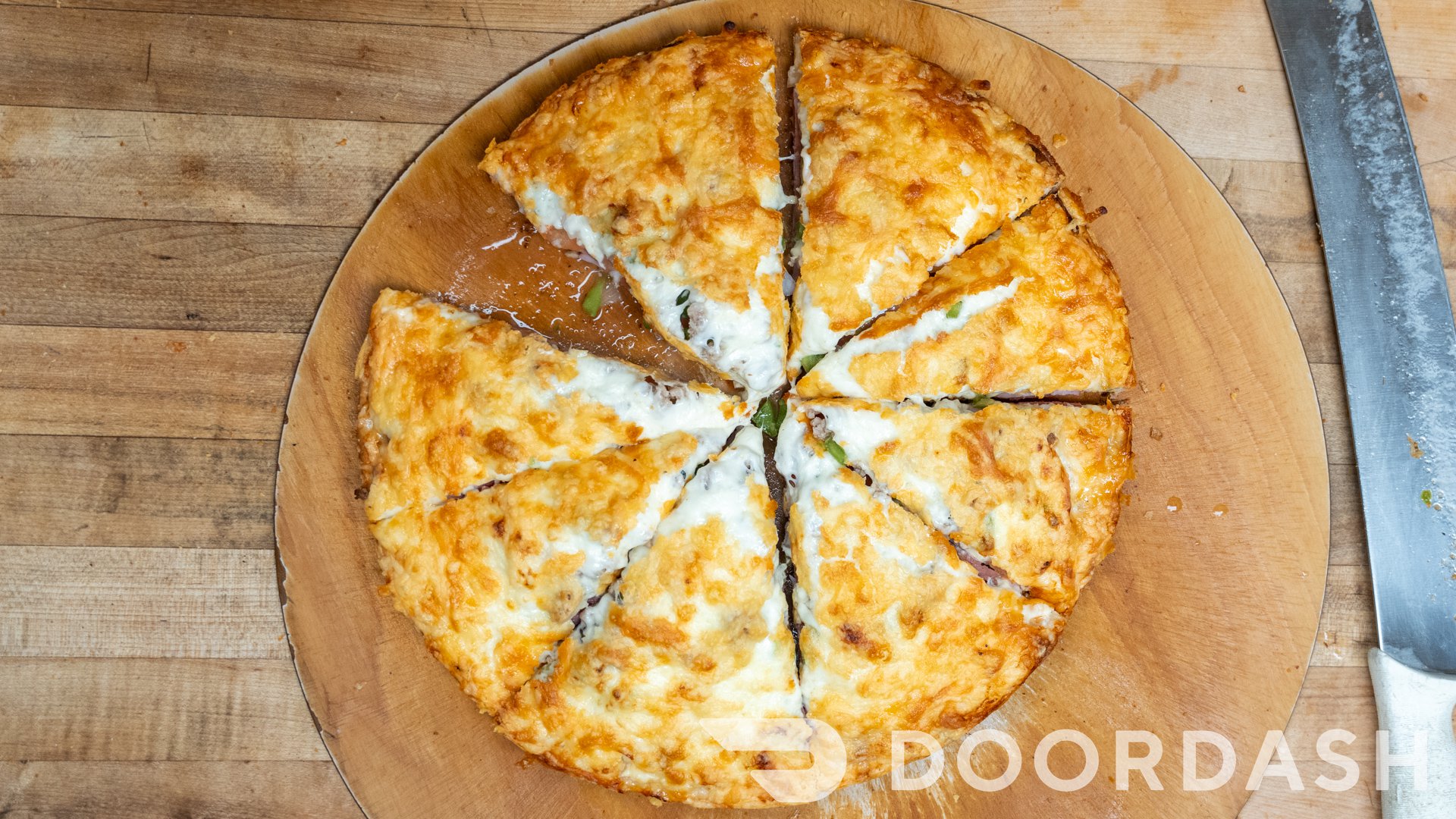 Chicken Deluxe pizza